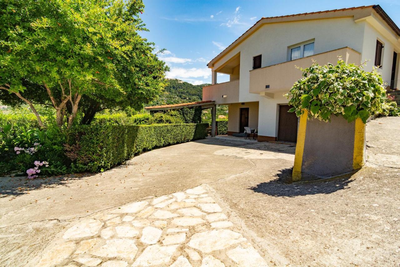 Mundanije Apartment Dumicic 2 מראה חיצוני תמונה